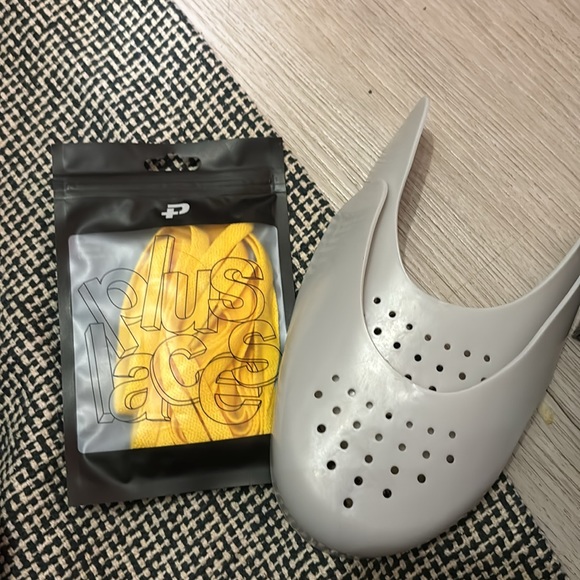 Jordan 4 yellow thunder - Picture 4 of 4